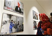 نمایشگاه عکس «عشق و آتش» کار گروهی عکاسان باشگاه خبرنگاران پویا(تسنیم)