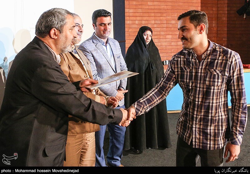 	  تجلیل از عکاسان باشگاه خبرنگاران پویا(تسنیم)