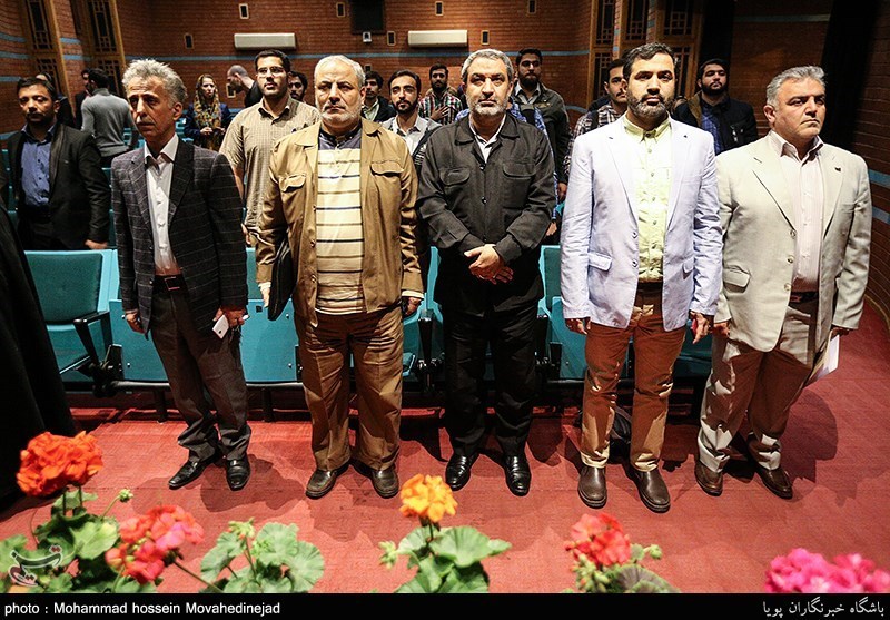 	  مراسم اختتامیه نمایشگاه عکس عشق و آتش کار گروهی عکاسان باشگاه خبرنگاران پویا(تسنیم) از حادثه تلخ ریزش ساختمان پلاسکو