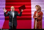 اهدای سیمرغ زرین بهترین فیلم سی و پنجمین جشنواره جهانی فیلم فجر به اصغر یوسفی‌نژاد برای فیلم اِو