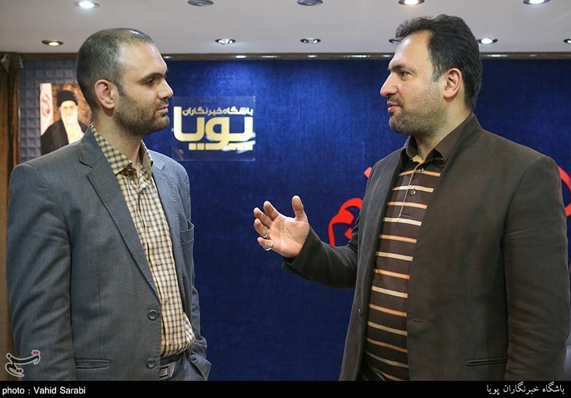 کرسی تلاوت تسنیم