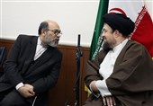 آقای سید حسن! بیت امام را هزینه رئیس معزول دانشگاه آزاد نکنید