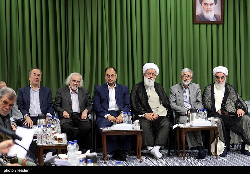 دیدار جمعی از شاعران و اهالی فرهنگ و ادب با رهبر معظم انقلاب