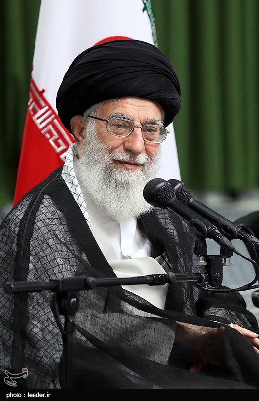 دیدار جمعی از شاعران و اهالی فرهنگ و ادب با رهبر معظم انقلاب