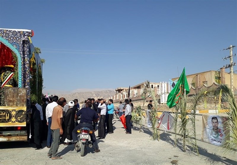 وداع دانشجویان و اساتید دانشگاه باغملک با شهدای گمنام 