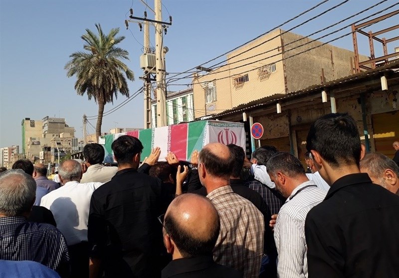 تشییع پیکر غواص شهید در اهواز