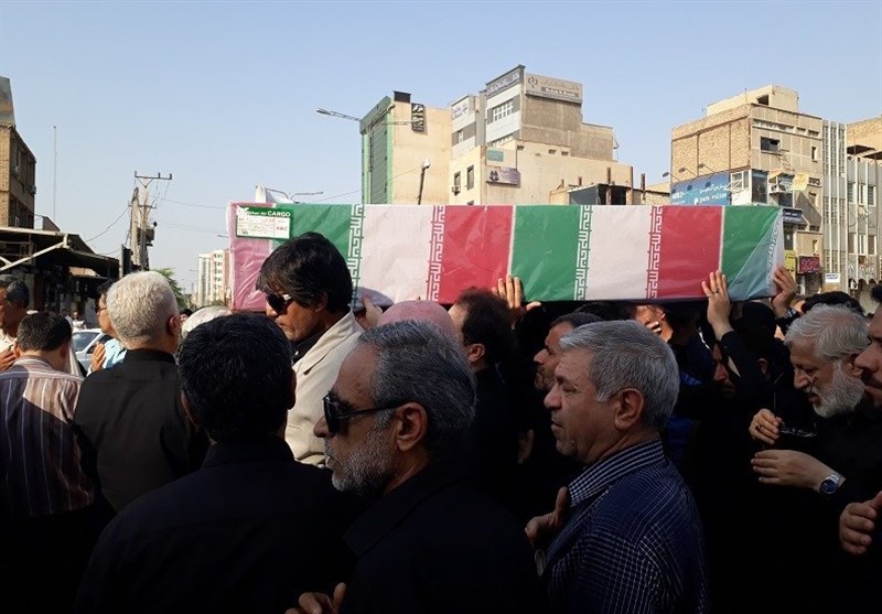 تشییع پیکر غواص شهید در اهواز