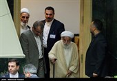 آیت الله جنتی، عباسعلی کدخدایی و حجت الاسلام ناطق نوری در حاشیه مراسم تحلیف دوازدهمین دوره ریاست جمهوری