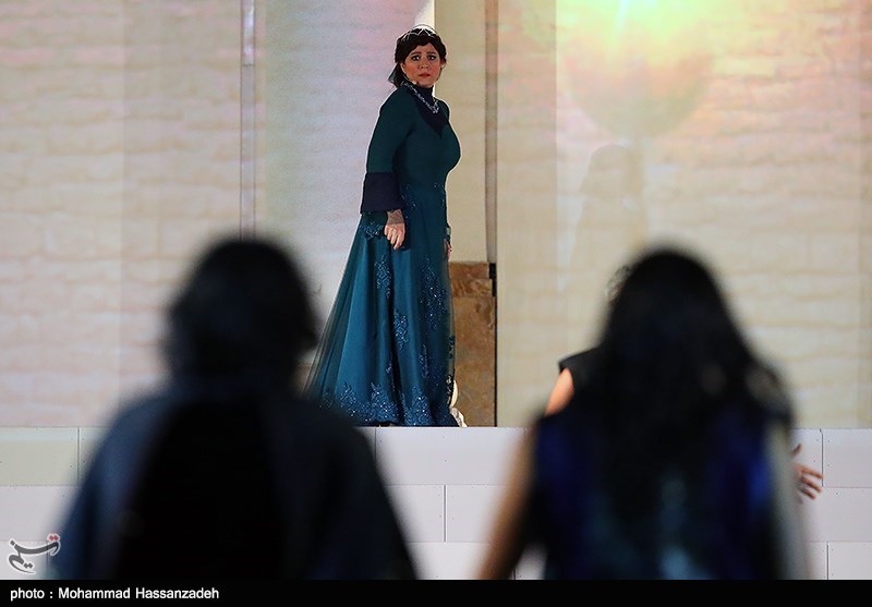 اجرای کنسرت نمایش سی