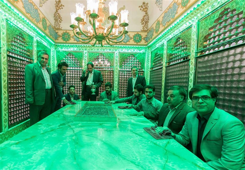 غبارروبی حرم مطهر امامزاده جعفر(ع) یزد توسط خبرنگاران
