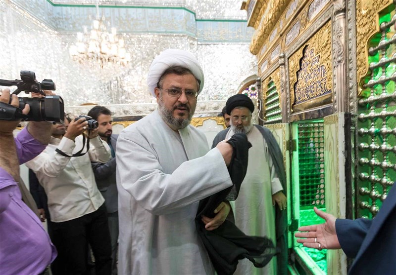 غبارروبی حرم مطهر امامزاده جعفر(ع) یزد توسط خبرنگاران
