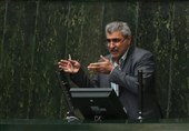 عراقچی به موضوع اقتصاد در سفارتخانه‌ها توجه کند