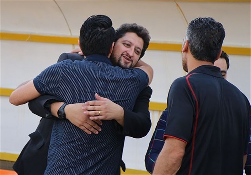 افاضلی: تیم نوجوانان می‌تواند کار عجیب و غریبی انجام دهد/ طلبکار باشگاه لباس‌ بازیکنان را از تن‌شان بیرون آورد
