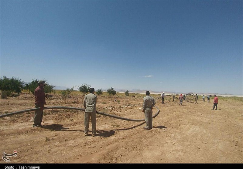 طرح‌ آبرسانی به فلامینگوهای گرفتار شده در بختگان