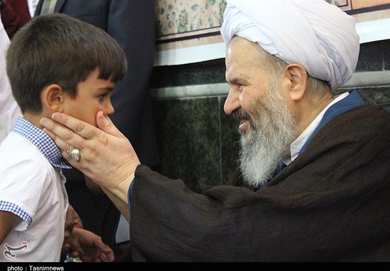دیدار مردم کاشان با آیت الله نمازی
