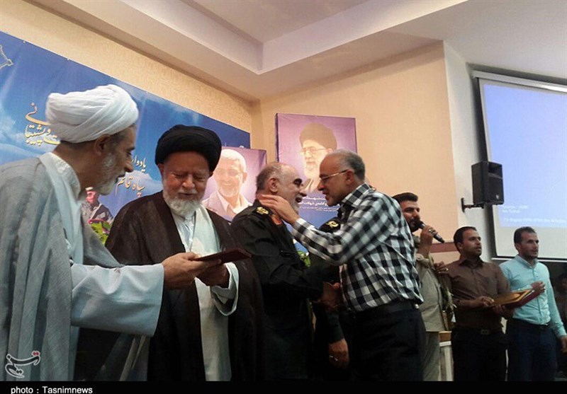 تجلیل از خانواده‌های شهدای تدارکات سپاه استان سمنان