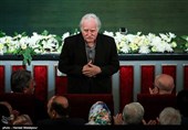 استاد فرشچیان در گفتگو با تسنیم: طراحی ضریح امام حسین(ع) عنایتی ویژه از سوی خدا بود/ استقبال گسترده غیرمسلمان‌ها از تابلوی "عصر عاشورا"