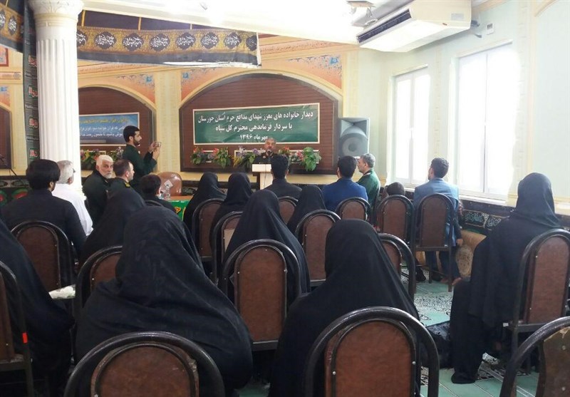 تجلیل از خانواده شهدای مدافع حرم خوزستان