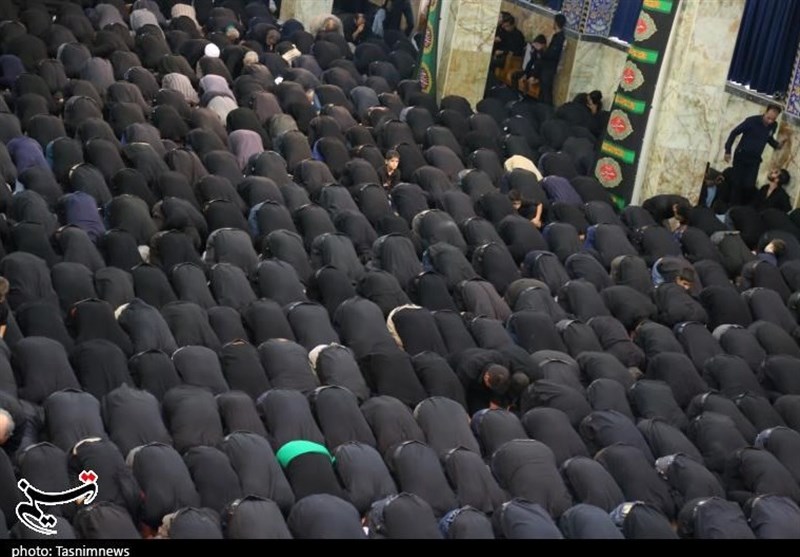 نماز ظهر عاشورا یزد به امامت آیت الله ناصری نماینده ولی فقیه در استان و امام جمعه یزد