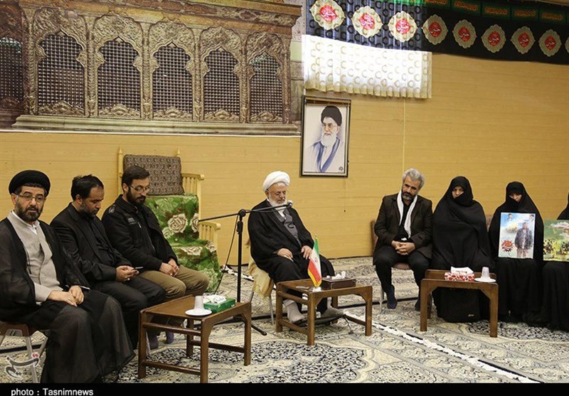 دیدار خانواده شهید حججی با آیت الله ناصری یزدی