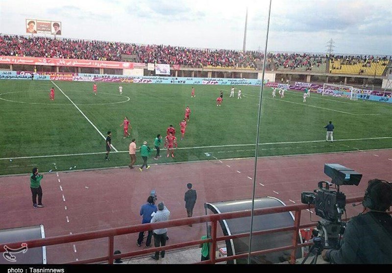 حاشیه نیمه دوم بازی سپیدرود و پدیده