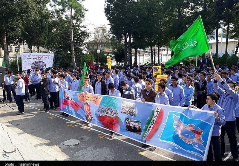 تجمع دانش آموزان گیلانی
