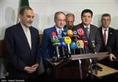 کنفرانس خبری فیصل مقداد قائم مقام وزیر خارجه سوریه  با علی اکبر ولایتی مشاور مقام معظم رهبری در امور بین‌الملل و رئیس مرکز تحقیقات استراتژیک مجمع تشخیص مصلحت نظام