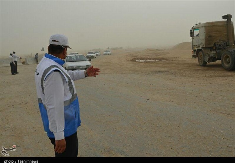 خدمت رسانی پلیس در مرزهای چذابه و شلمچه