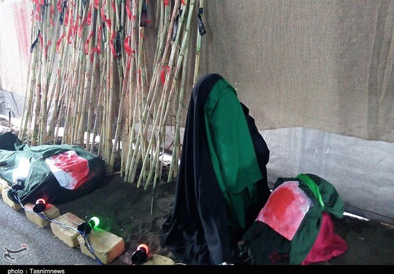 نمایشگاه "دلسوختگان اربعین" در رشت