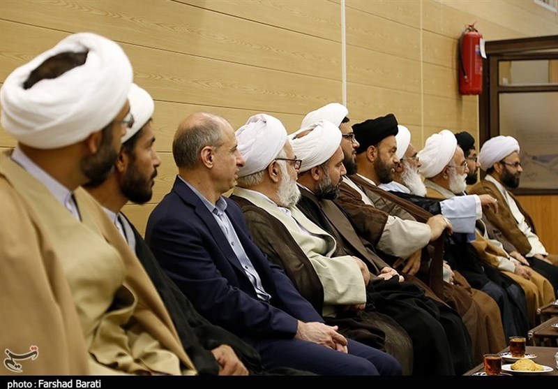 دیدار و تسلیت استاندار و ائمه جمعه یزد با آیت الله ناصری