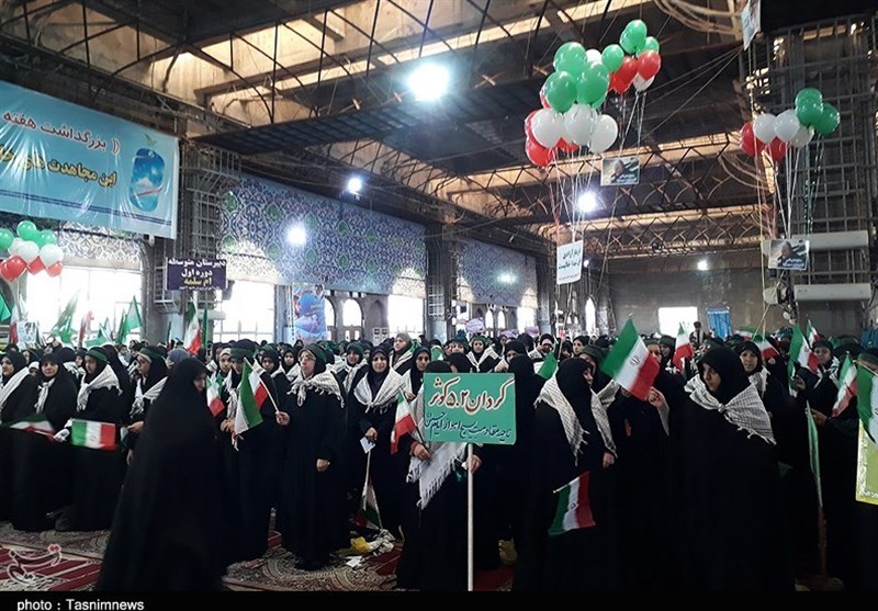 جشن بزرگ پیروزی مقاومت در اهواز با حضور بسیجیان