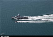 تحویل‌ ناو موشک انداز سپر به نیروی دریای ارتش توسط وزارت دفاع