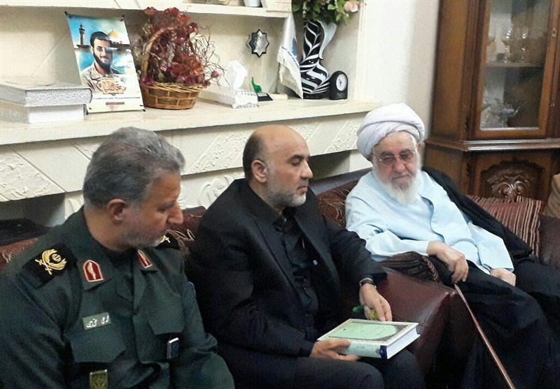 دیدار آیت الله قربانی با خانواده شهید نوری