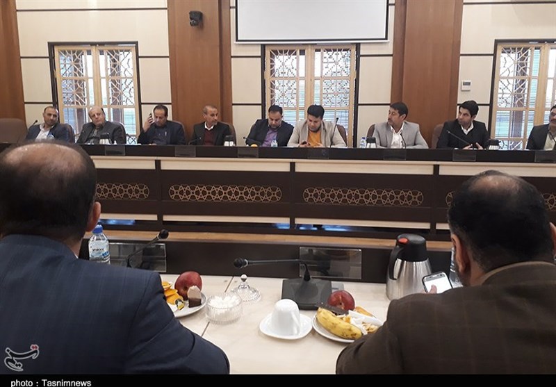 نشست فرمانداران شهرستان‌های خوزستان در استانداری