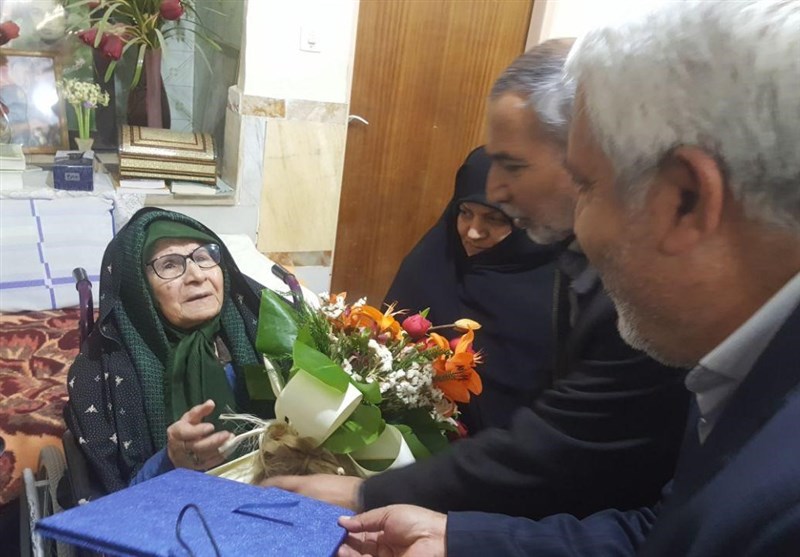 دیدار خانواده شهید حججی با مادر شهید سیف الدینی در کرمان