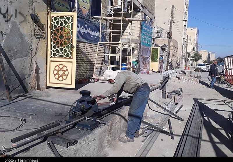  کارگاه ساخت کانکس برای اسکان زلزله‌زدگان غرب کشور در استان کرمانشاه در اهواز
