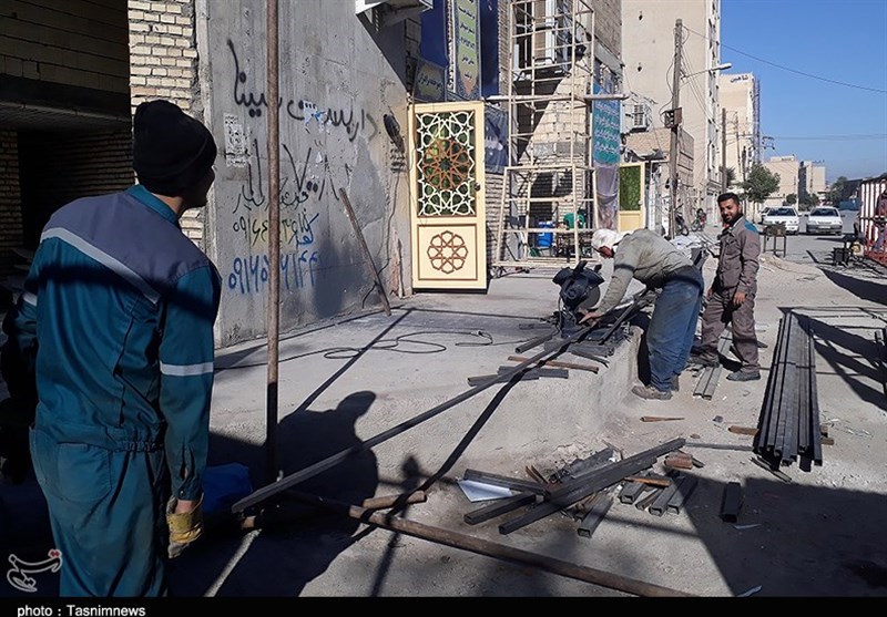  کارگاه ساخت کانکس برای اسکان زلزله‌زدگان غرب کشور در استان کرمانشاه در اهواز