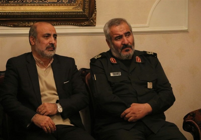 دیدار نماینده ولی فقیه در استان و فرمانده سپاه استان و جمعی از رزمندگان و بسیحیان با سردار رحیم نوعی اقدم
