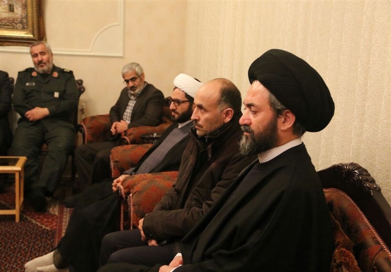 دیدار نماینده ولی فقیه در استان و فرمانده سپاه استان و جمعی از رزمندگان و بسیحیان با سردار رحیم نوعی اقدم