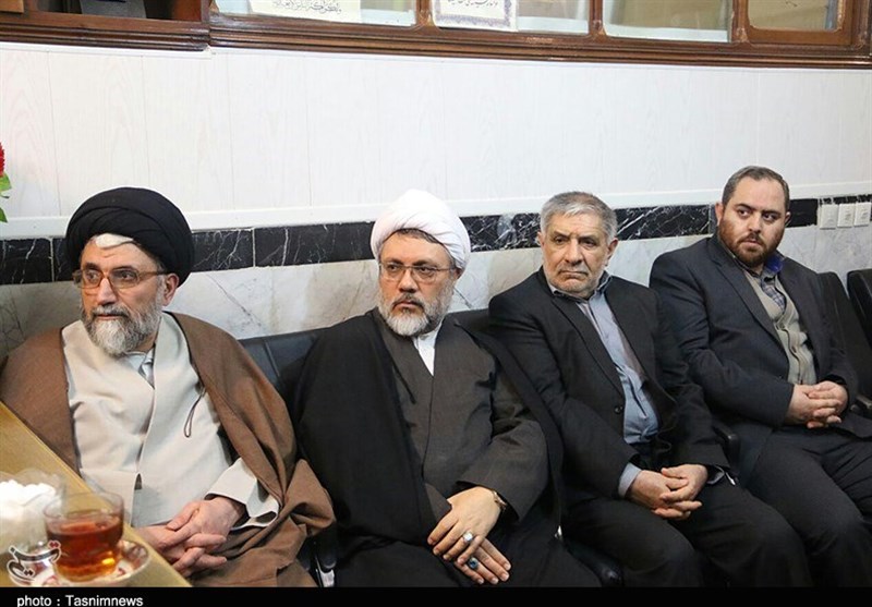 دیدار اعضای ستاد پشتیبانی جبهه مقاومت در اردبیل با آیت‌الله عاملی به روایت تصویر