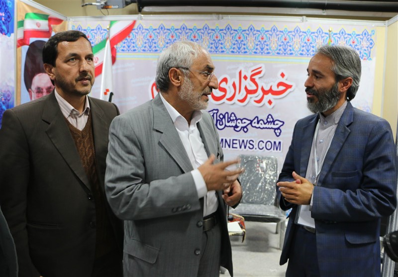 بازدید محمد مهدی زاهدی رئیس کمیسیون آموزش مجلس شورای اسلامی از غرفه خبرگزاری تسنیم استان کرمان در نمایشگاه کتاب