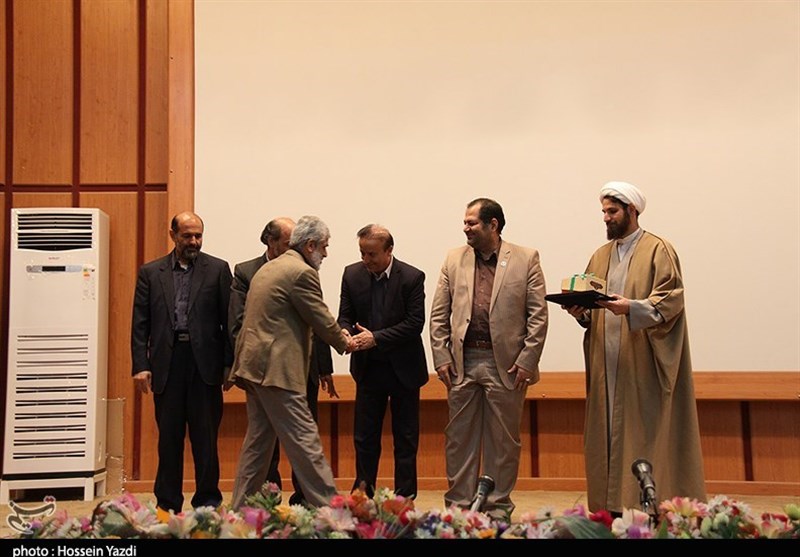 تجلیل از شهید احمدی روشن در اهواز