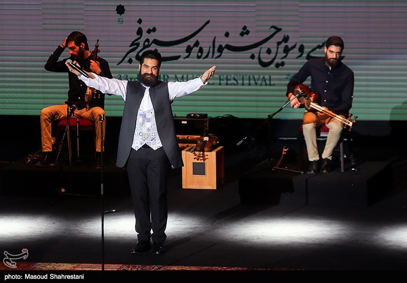 کنسرت علی زندوکیلی در اولین شب سی‌وسومین جشنواره موسیقی فجر
