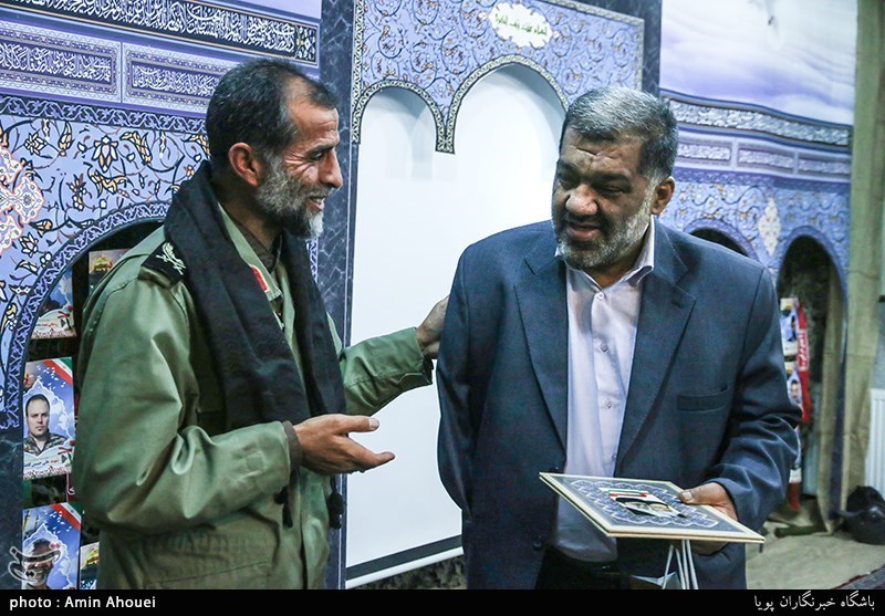 تجلیل از ذبیحیان جانباز دفاع مقدس در مراسم یادبود شهدای مدافع حرم توسط سردار حسین اسدالهی