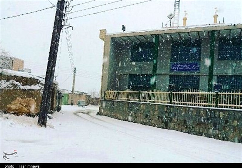 بارش برف در استان مرکزی- شهرستان ساوه