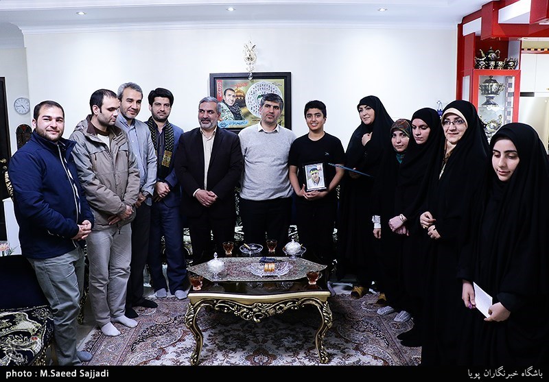 دیدار جامعه قرآنی با خانواده شهید مدافع محمدتقی ارغوانی