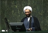 انتقاد سلیمی از نحوه اعلام وصول تقاضای استعفای حسین‌زاده