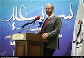 مومنی‌شریف: فخرزاده 30 سال برای انقلاب دویده و ننشسته است