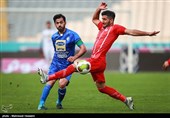 دیدار تیم های فوتبال استقلال تهران و سپیدرود رشت