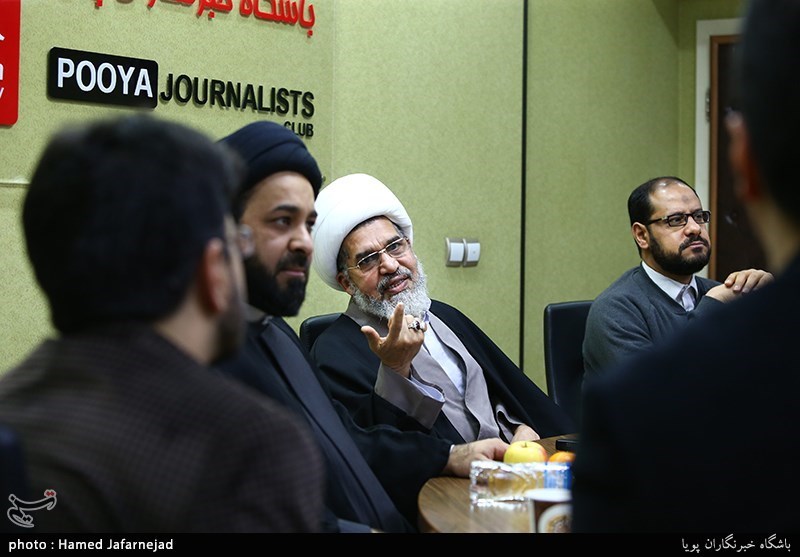 شیخ عبدالله صالح از رهبران جریان عمل اسلامی بحرین در نشست بررسی انقلاب 14 فوریه بحرین با حضور فعالان بحرینی